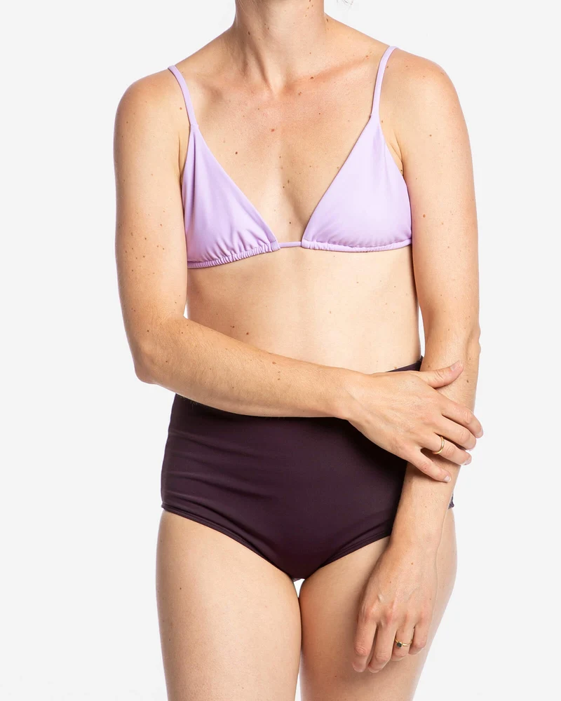 Lila Triangle Bikinioberteil aus nachhaltigem Econyl von Matona