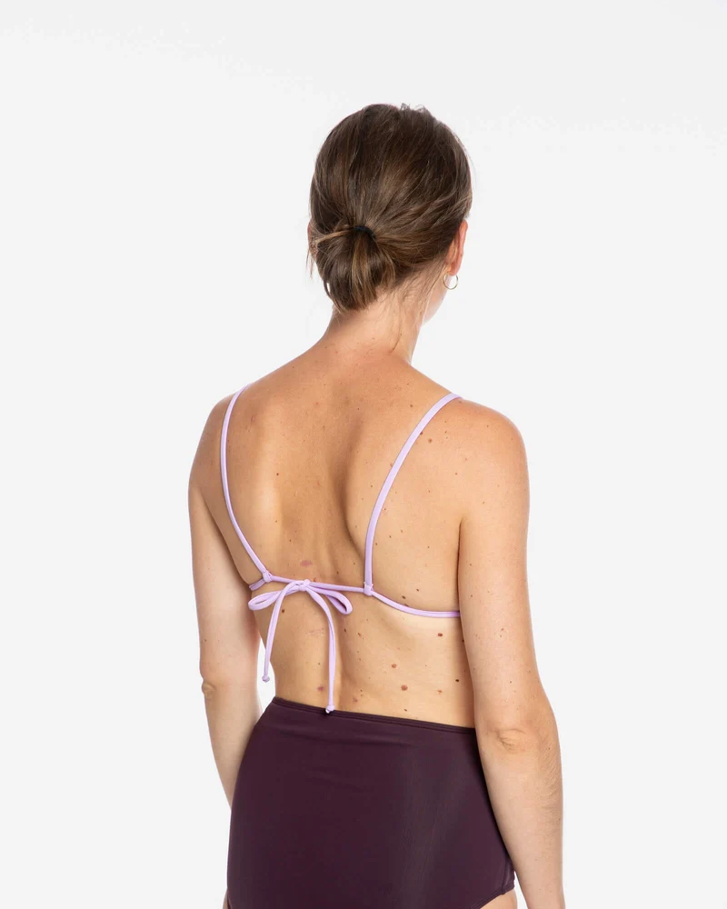 Lila Triangle Bikinioberteil aus nachhaltigem Econyl von Matona