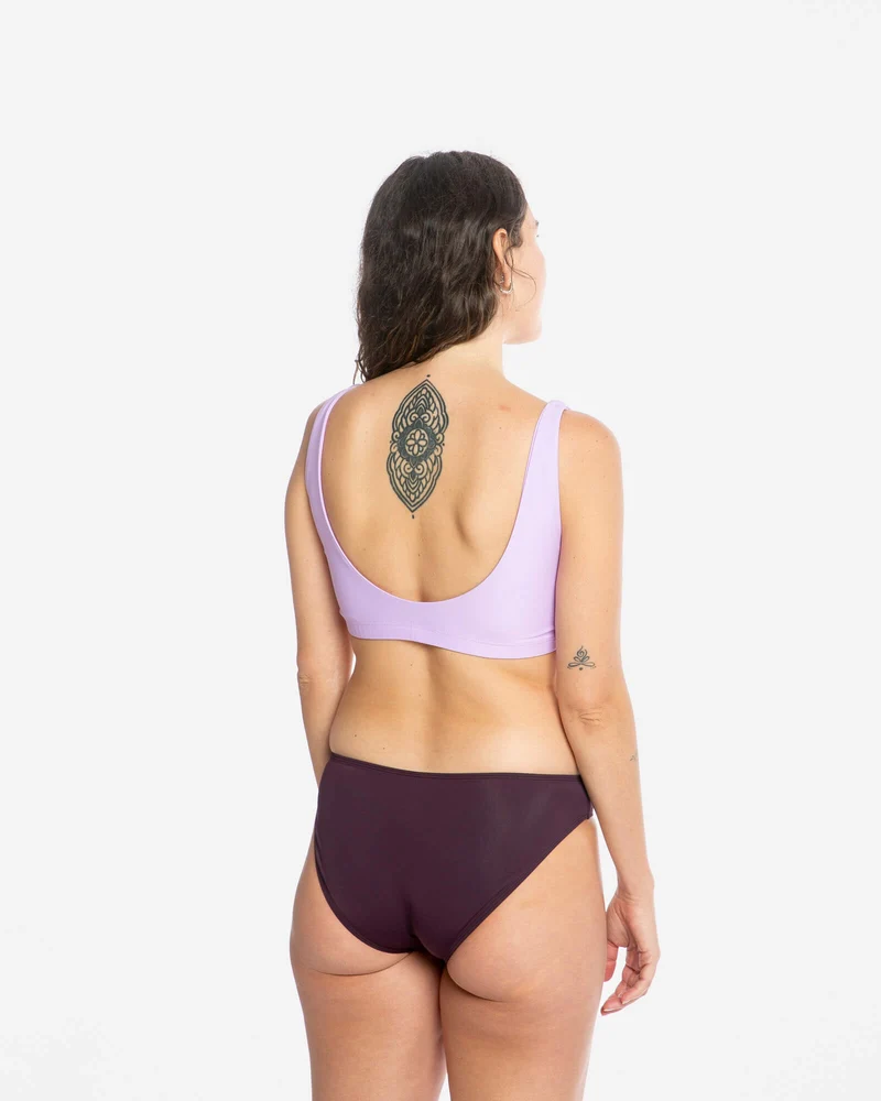 Dunkelviolettes Bikiniunterteil aus nachhaltigem Econyl von Matona