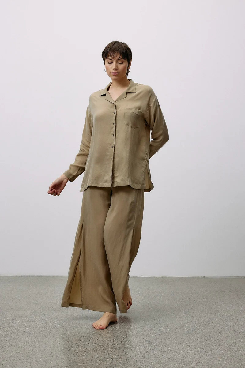 Woven Cupro Leisure Pants - coriander - von Moya Kala