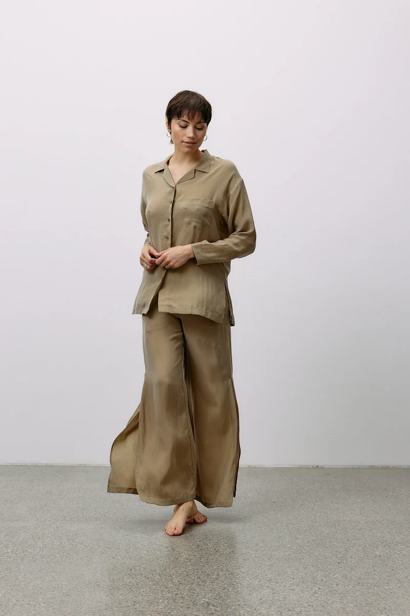 Woven Cupro Leisure Pants - coriander - von Moya Kala