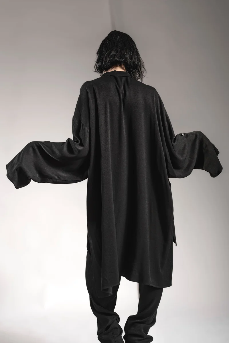 eigensinnig wien | Luna | Elegante Tunika für Damen in Schwarz