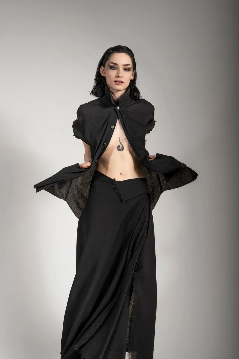 eigensinnig wien | Thoreau | Exklusives Designer Seiden-Shacket in Schwarz