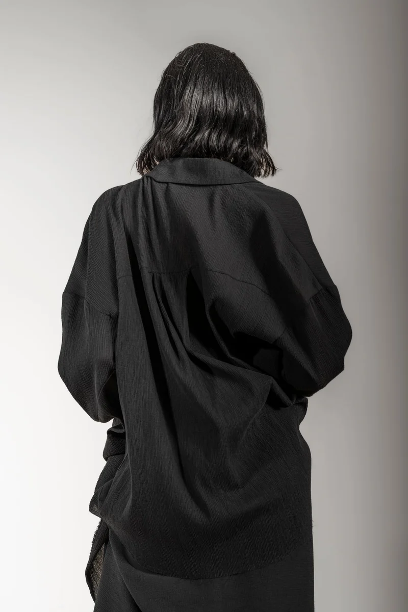 eigensinnig wien | Thoreau | Exklusives Designer Seiden-Shacket in Schwarz