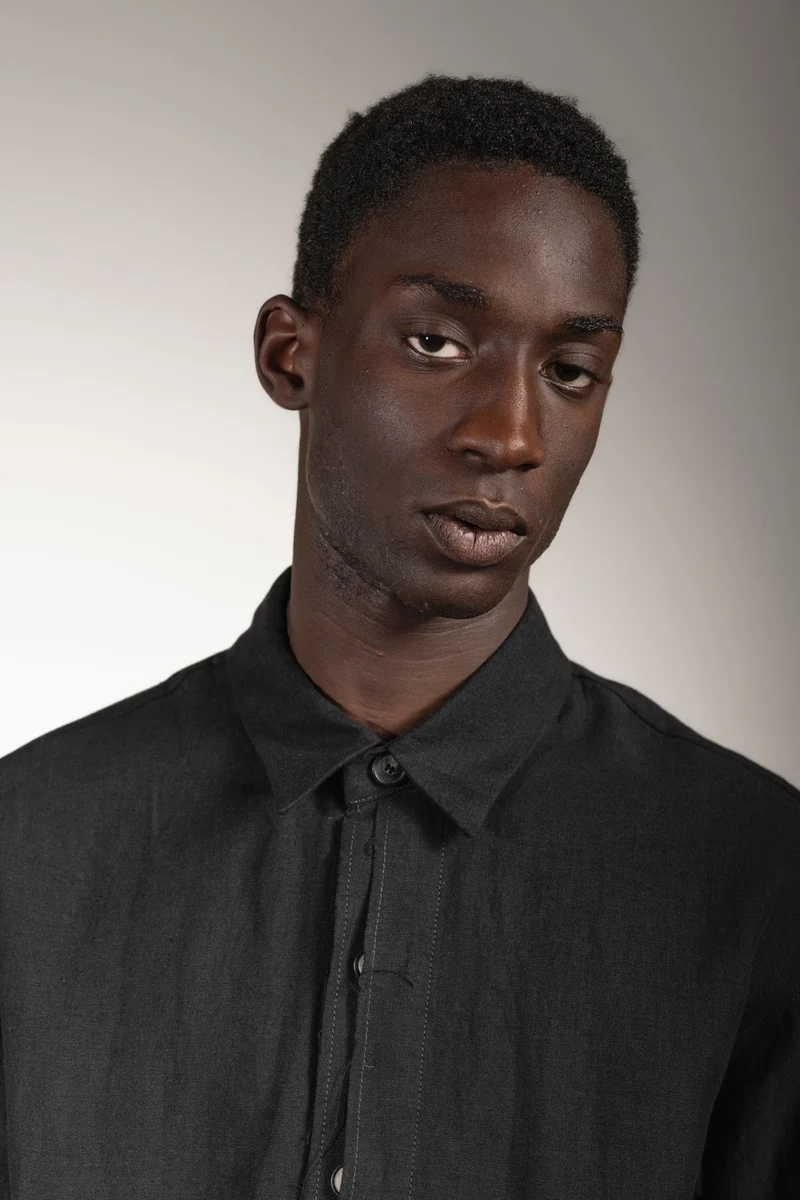 eigensinnig wien | Thoreau | Designer Leinen Overshirt in Schwarz