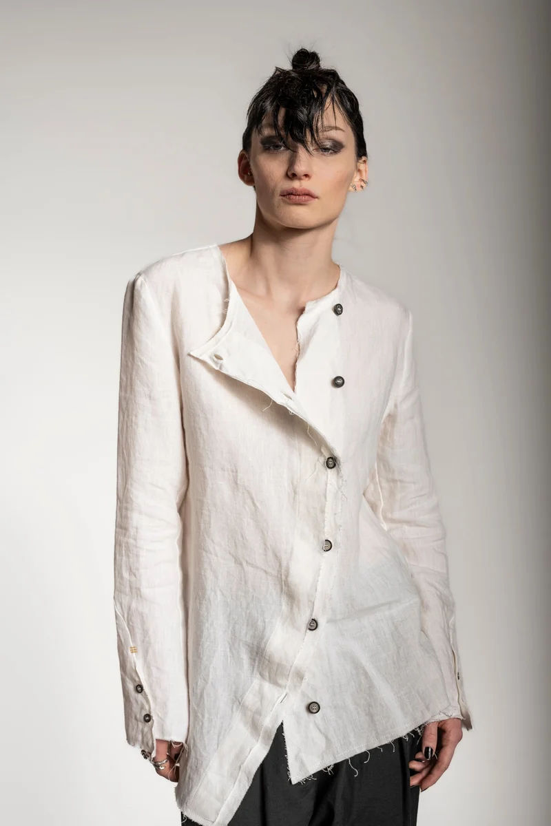 eigensinnig wien | Jelinek | Asymmetrische Designer Bluse aus Leinen für Damen in Weiß