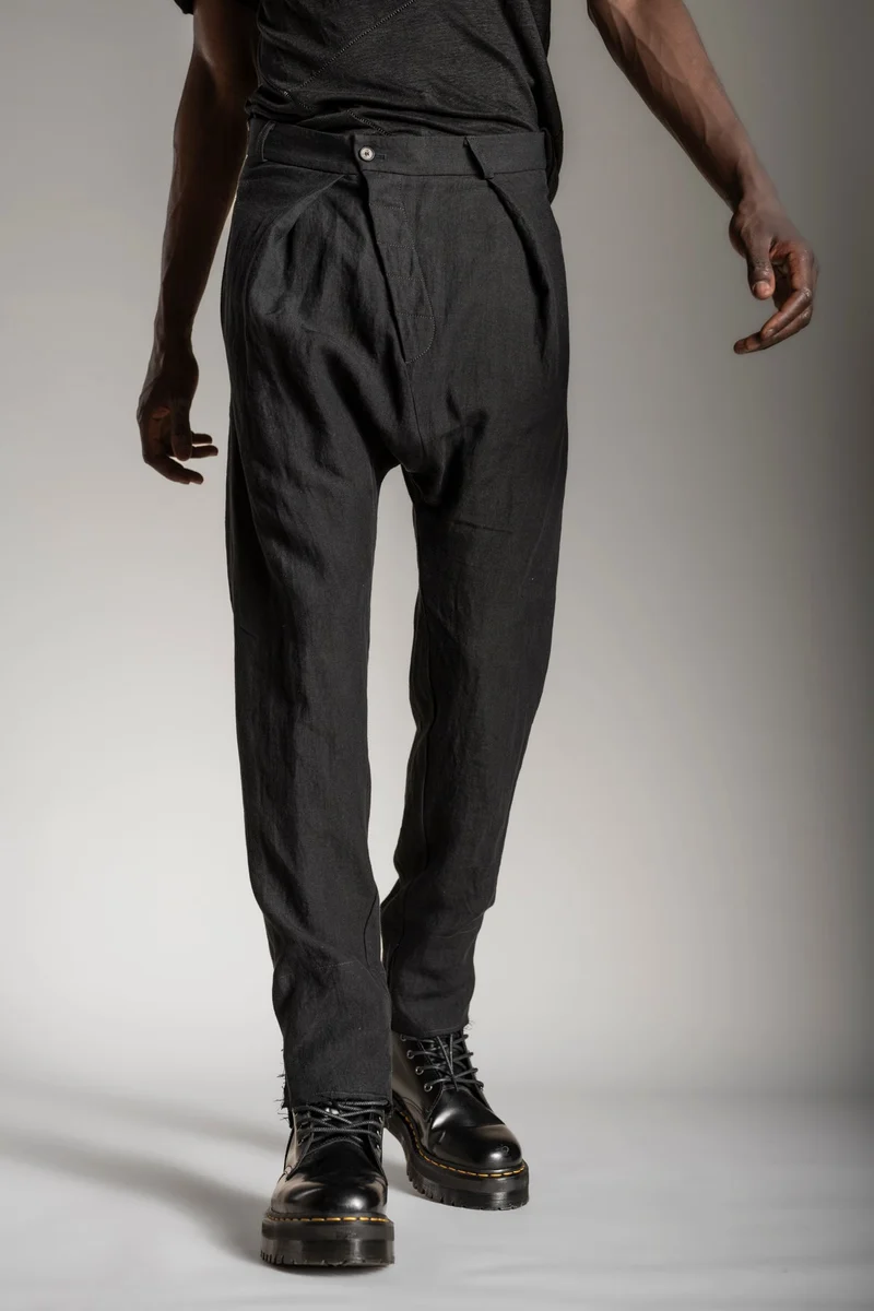 eigensinnig wien | Goethe | Schwarze Designer Bundfalten Drop Crotch Pants aus Leinen