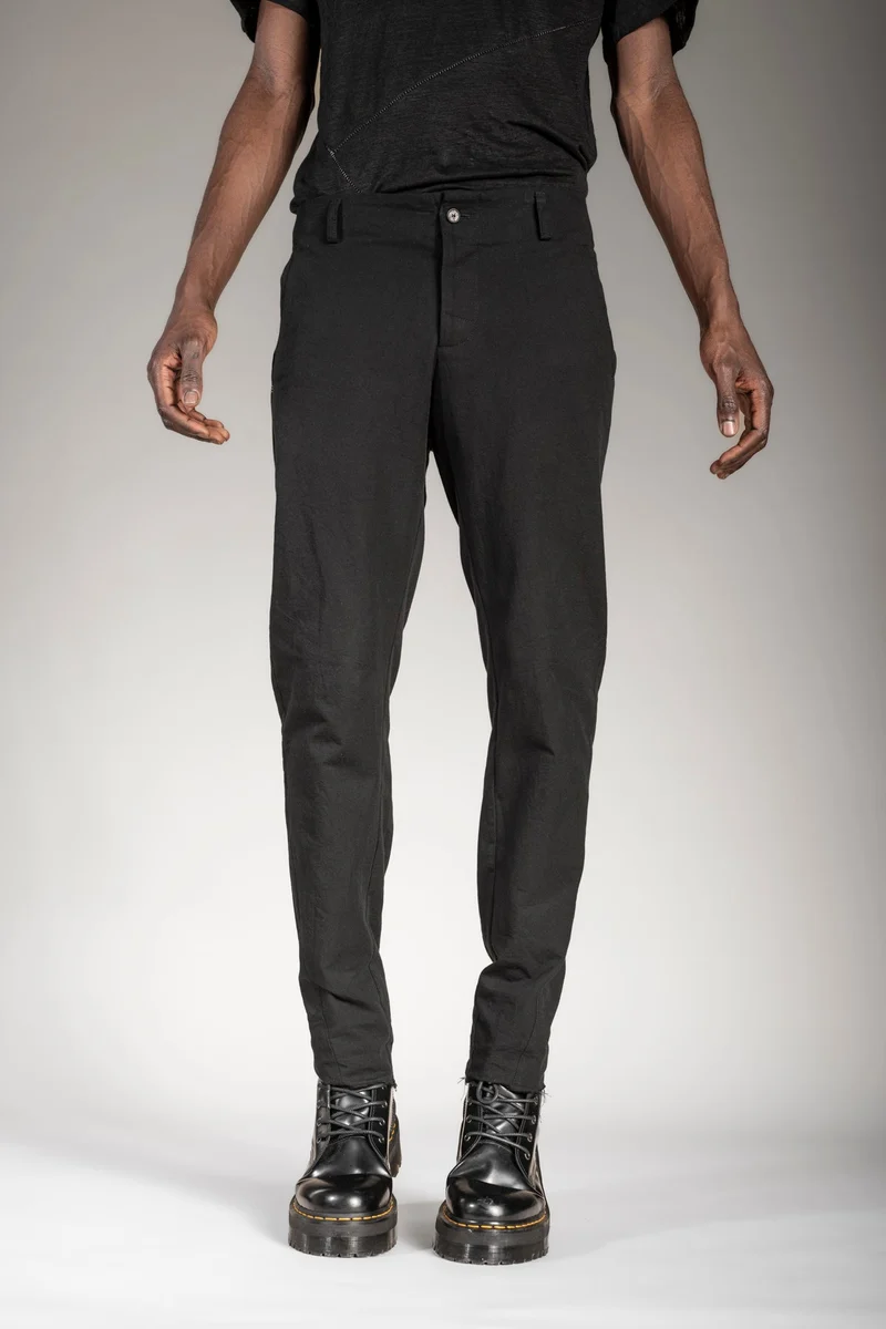eigensinnig wien | Gropius | Schwarze Designer Slim Fit Chino Hose für Herren aus japanischer Baumwolle