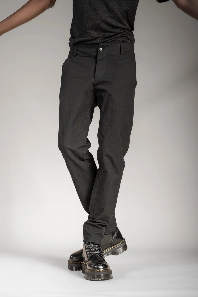 eigensinnig wien | Gropius | Schwarze Designer Slim Fit Chino Hose für Herren aus japanischer Baumwolle