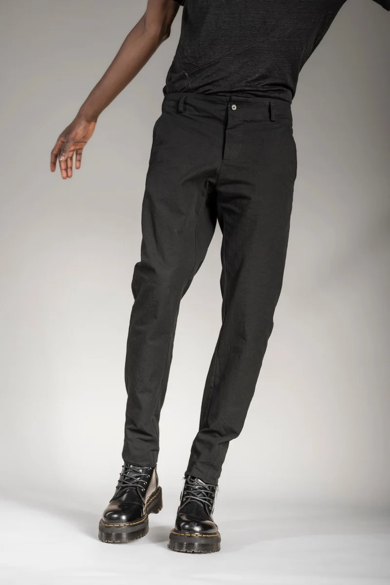 eigensinnig wien | Gropius | Schwarze Designer Slim Fit Chino Hose für Herren aus japanischer Baumwolle