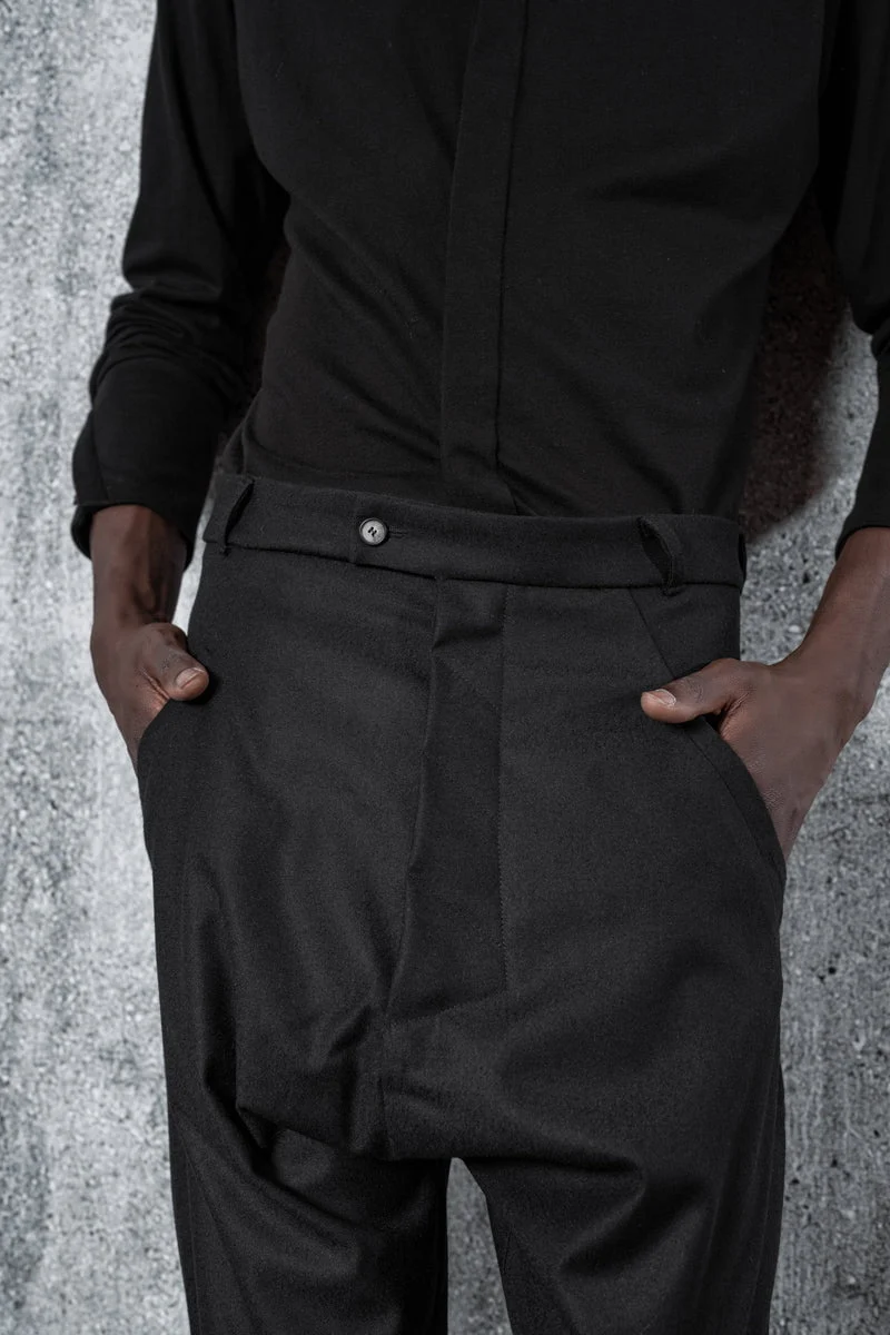 eigensinnig wien | Allegro | Elegante schwarze Baggy Anzughose für Herren aus Wolle