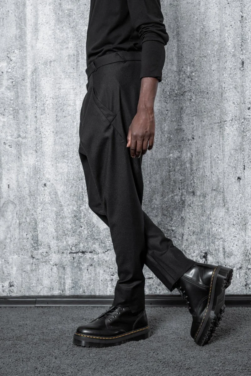 eigensinnig wien | Allegro | Elegante schwarze Baggy Anzughose für Herren aus Wolle