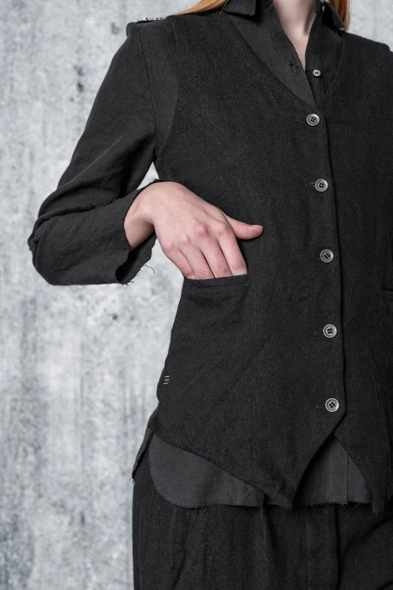 eigensinnig wien | Heller | Woll-Anzugweste für Damen in Schwarz im Winter
