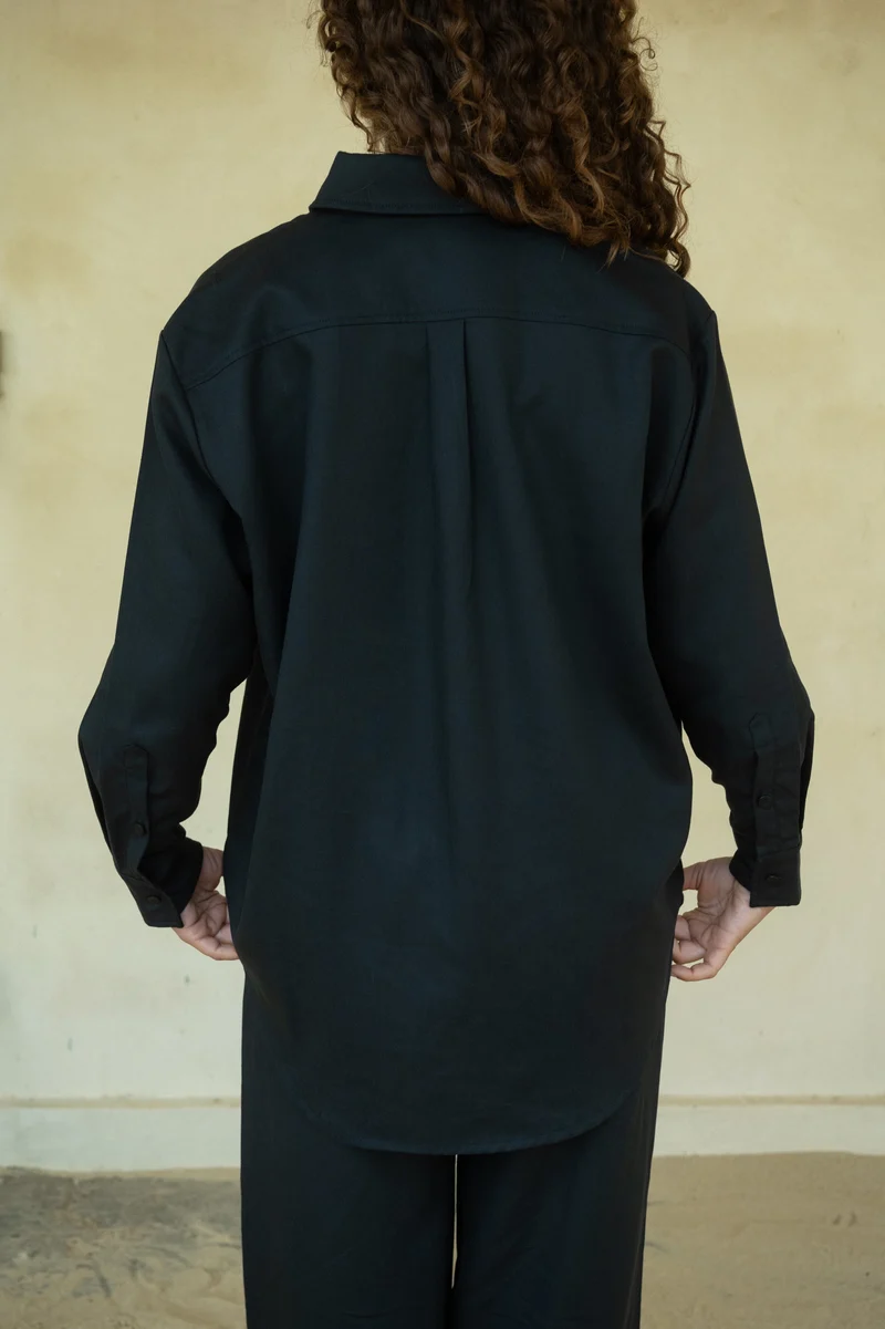 Dunkelblaues Hemd Brisa aus Leinen-Tencel von Salzwasser