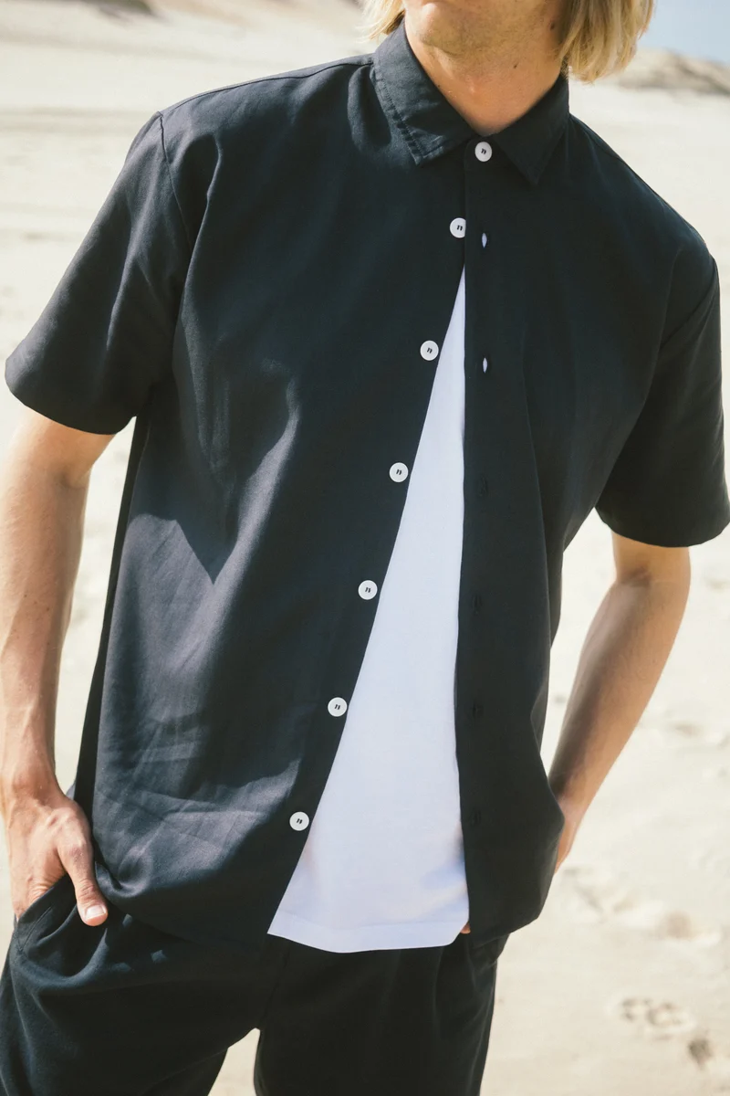 Dunkelblaues Hemd Faro aus Leinen-Tencel von Salzwasser