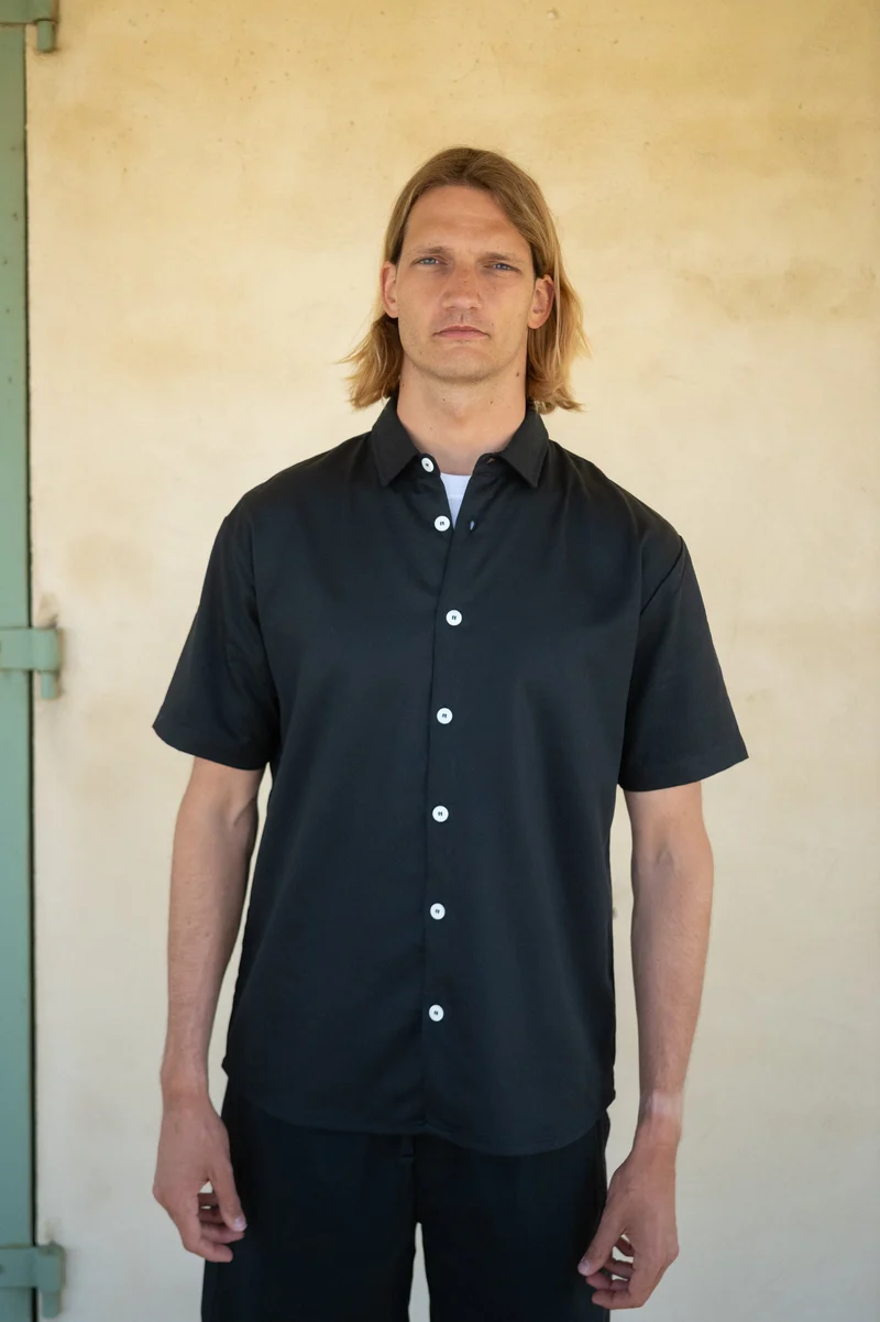 Dunkelblaues Hemd Faro aus Leinen-Tencel von Salzwasser