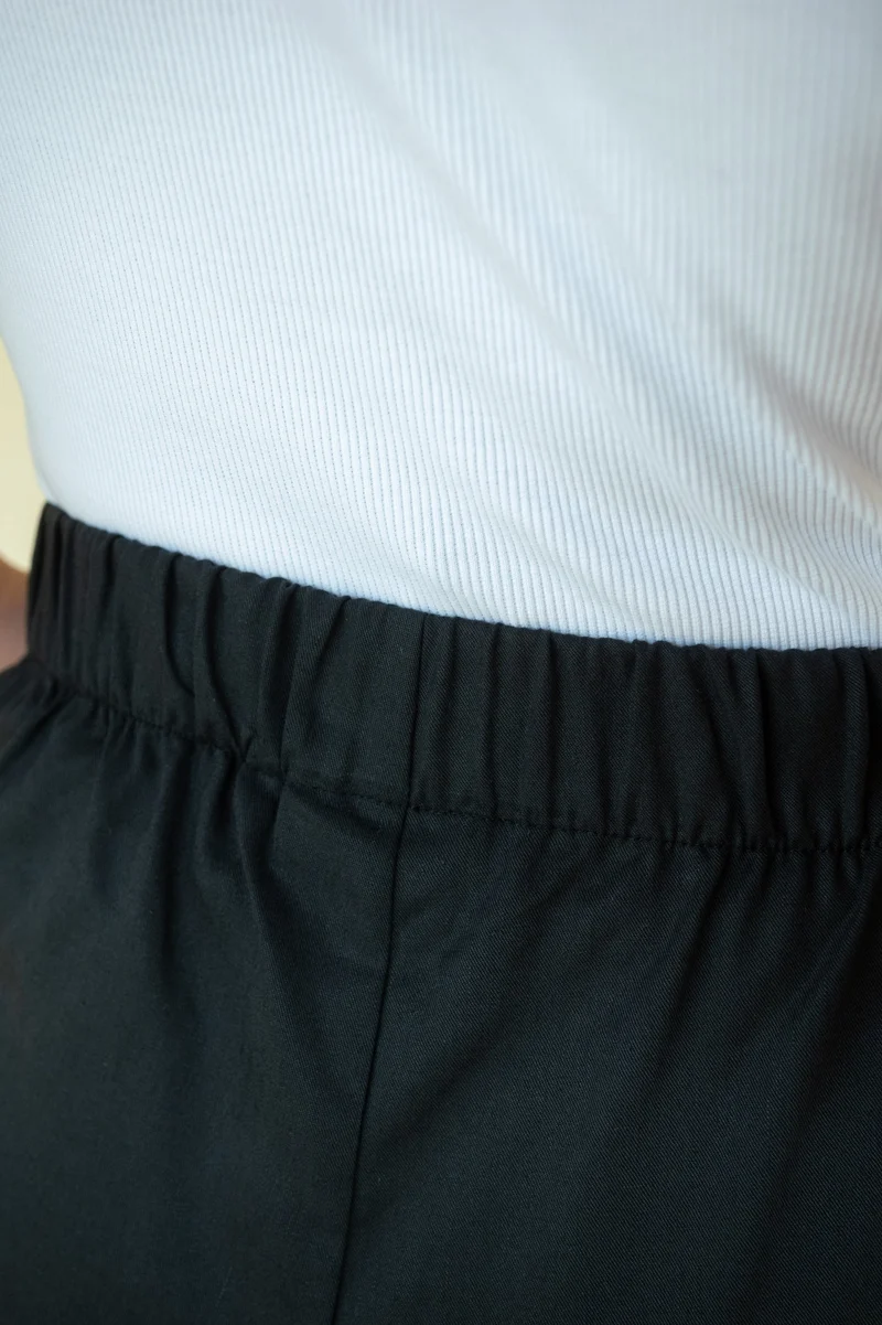 Dunkelblau Leinen-Shorts Luma aus Leinen-Tencel von Salzwasser