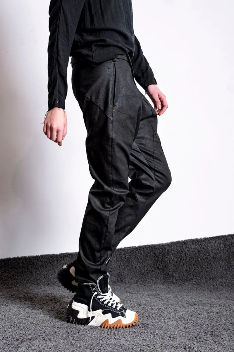 eigensinnig wien | Diderot | Dekonstruierte, beschichtete Hose in Schwarz
