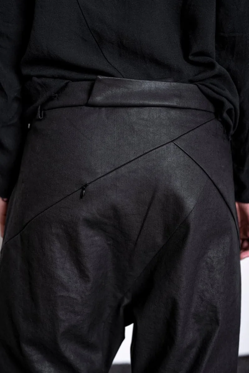 eigensinnig wien | Diderot | Dekonstruierte, beschichtete Hose in Schwarz