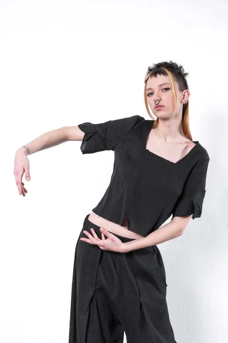 eigensinnig wien | Psyche | Damen Designer Seiden Crop-Top in Schwarz