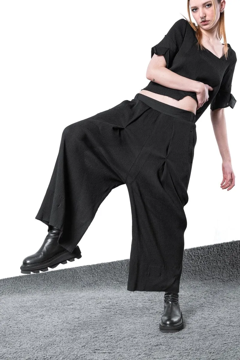 eigensinnig wien | Zephyr | Außergewöhnliche Plissee Hose für Damen und Herren in Schwarz