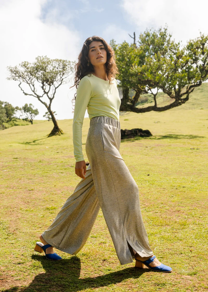 Glitzer Hose Milan Desert Disco aus recyceltem Polyster von Komana