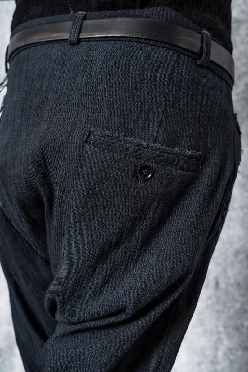 eigensinnig wien | Kafka | Low Crotch Pants für Herren und Damen in Marineblau