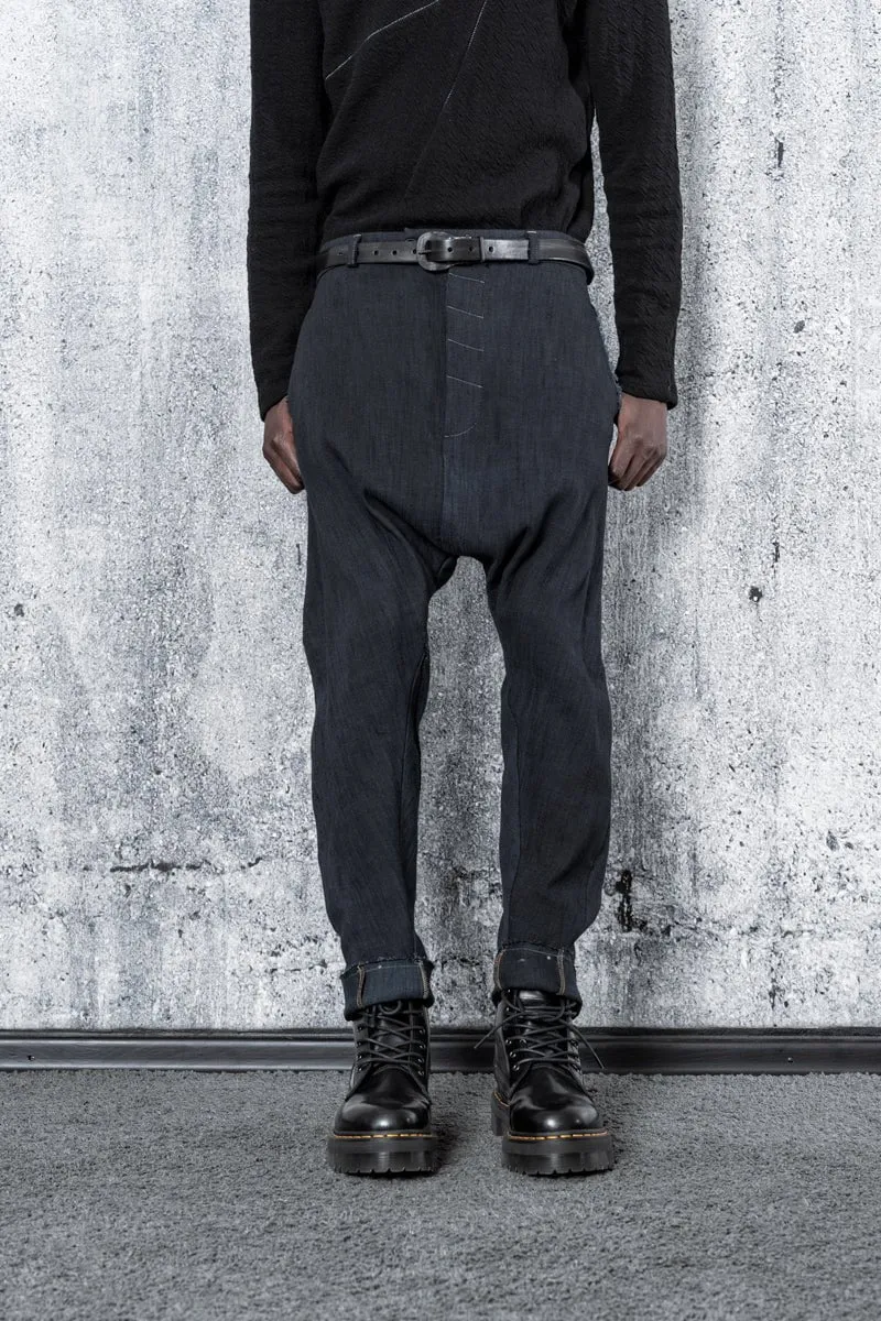 eigensinnig wien | Kafka | Low Crotch Pants für Herren und Damen in Marineblau