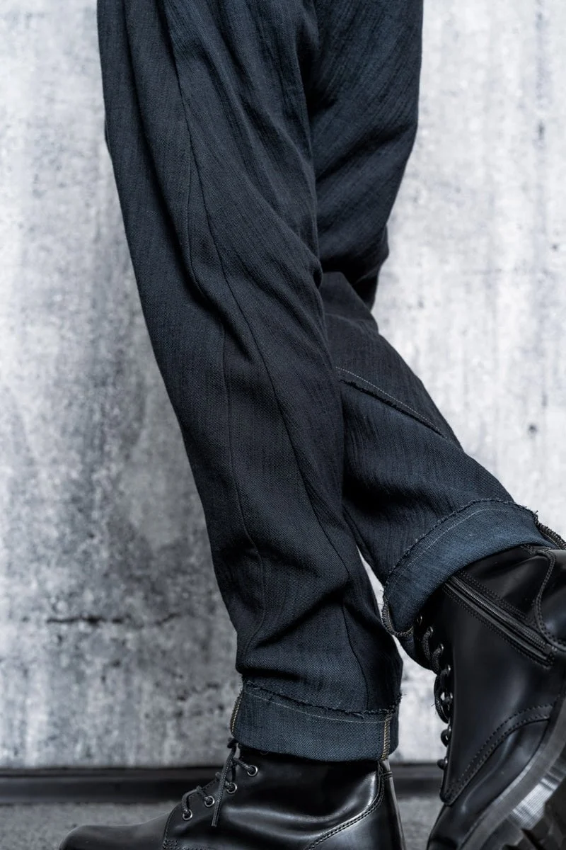 eigensinnig wien | Kafka | Low Crotch Pants für Herren und Damen in Marineblau