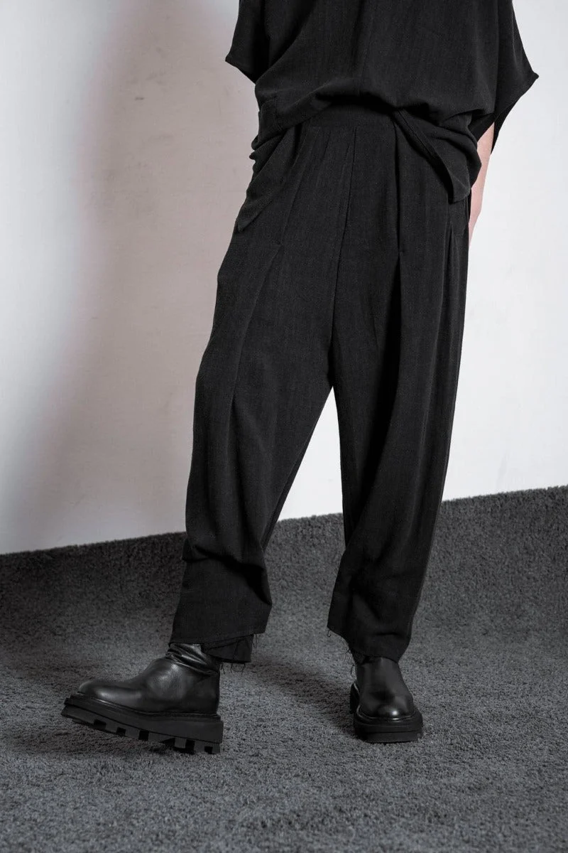 eigensinnig wien | Zephyr | Extravagante Designer Leinenhose mit weitem Bein in Schwarz