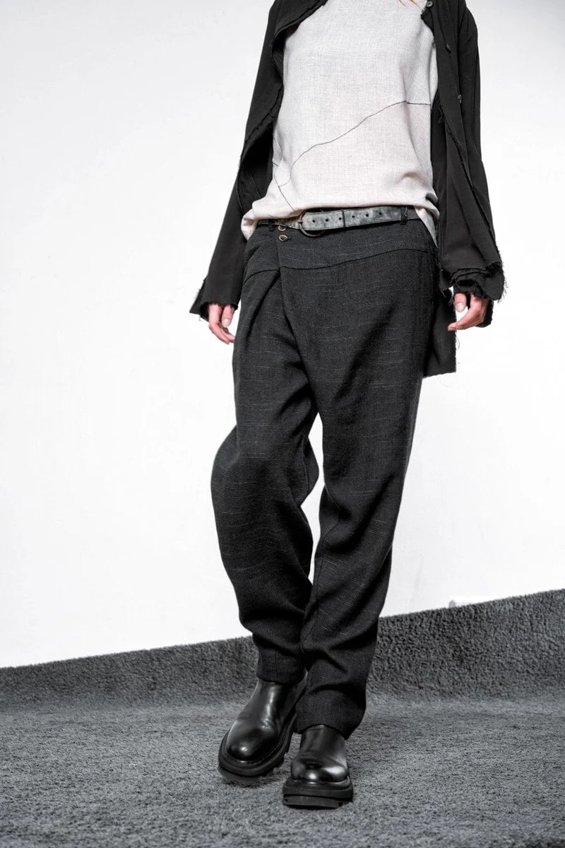 eigensinnig wien | Levinas | Asymmetrische Hose - Avantgarde Mode und Extravaganz