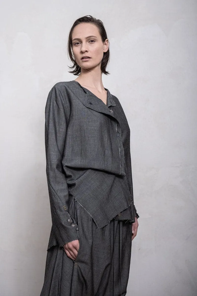 eigensinnig wien | Jelinek | Asymmetrische, weite Damenbluse in grau