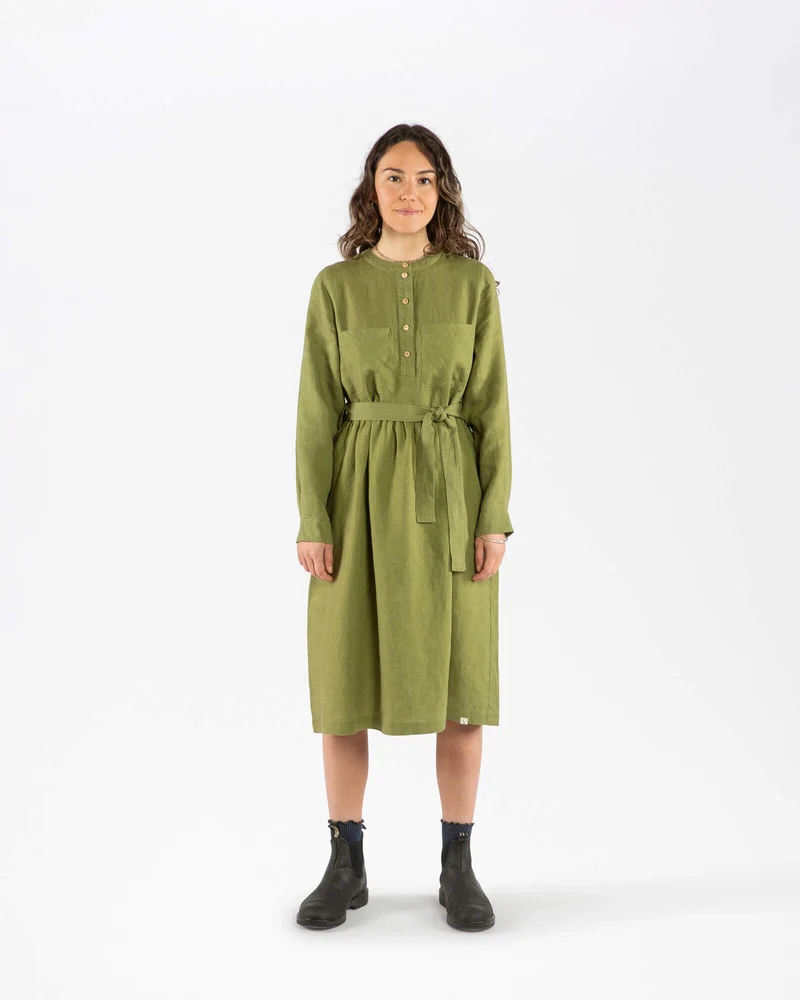 Grünes Kleid cardamom aus 100% Leinen von Matona