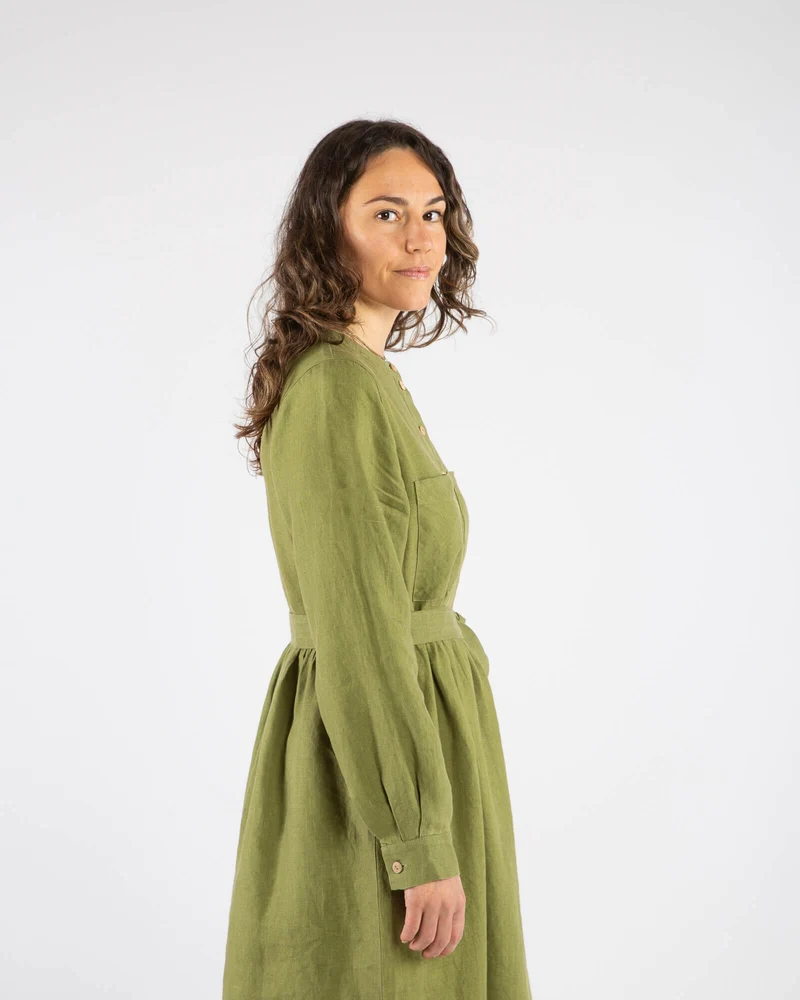 Grünes Kleid cardamom aus 100% Leinen von Matona