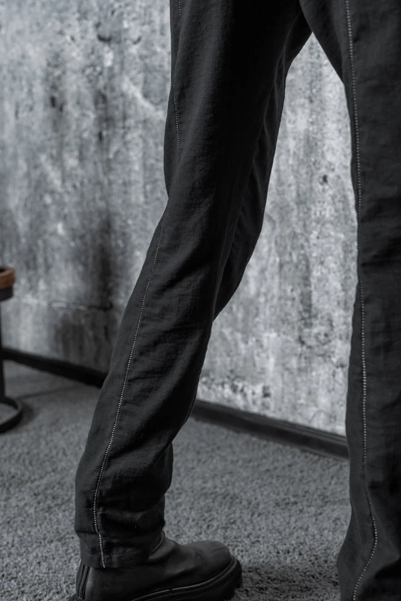 eigensinnig wien | Kierkegaard | Schwarze Chino Hose für Damen aus feinster Baumwolle
