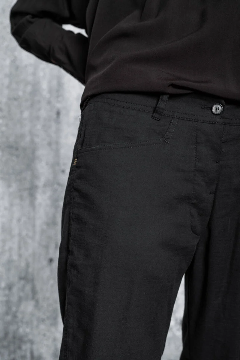 eigensinnig wien | Kierkegaard | Schwarze Chino Hose für Damen aus feinster Baumwolle