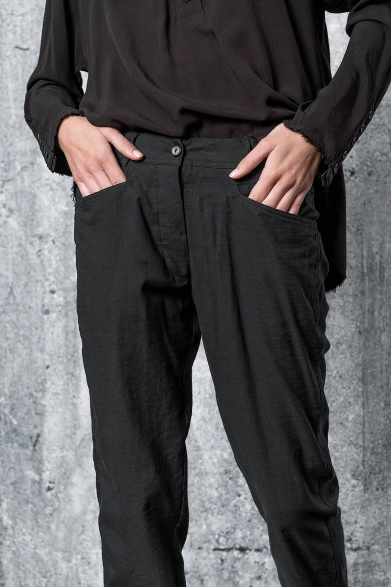 eigensinnig wien | Kierkegaard | Schwarze Chino Hose für Damen aus feinster Baumwolle