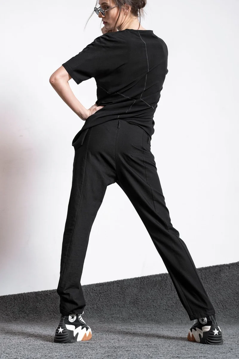 eigensinnig wien | Didion | Schwarze, elegante Damenhose mit schmalem Bein aus Baumwolle