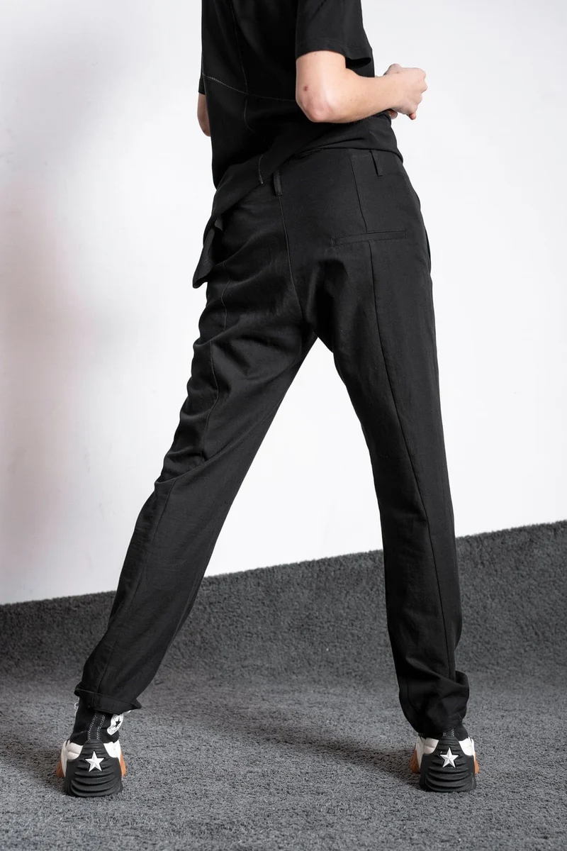 eigensinnig wien | Didion | Schwarze, elegante Damenhose mit schmalem Bein aus Baumwolle