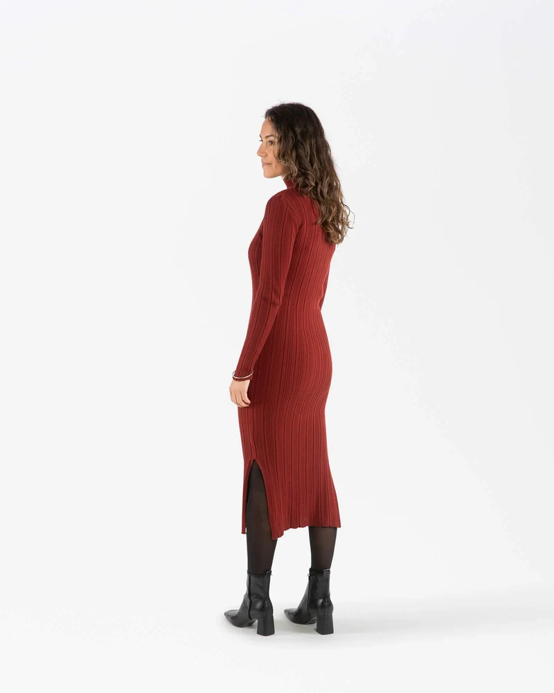Rotes Strickkleid maroon aus 100% Bio-Baumwolle von Matona