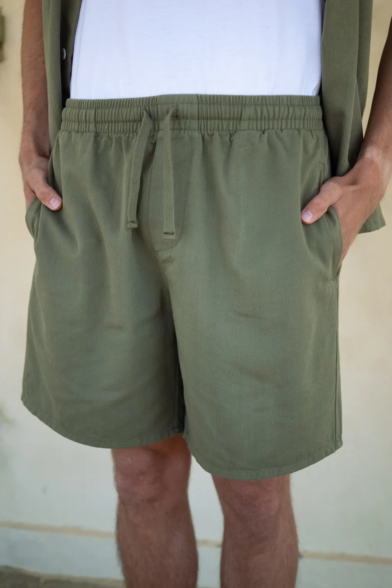 Olivgrüne Walkshorts Ria aus Bio-Baumwolle von Salzwasser