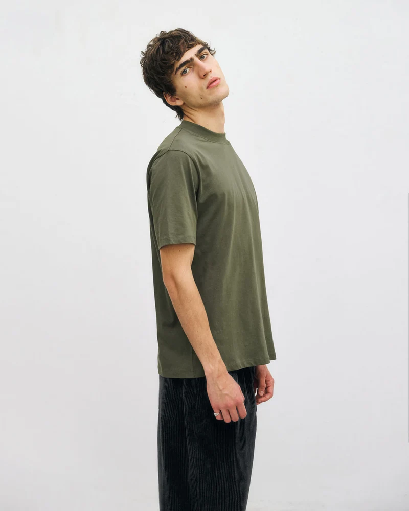 Dunkelgrünes T-Shirt aus 100% Bio-Baumwolle von Rotholz