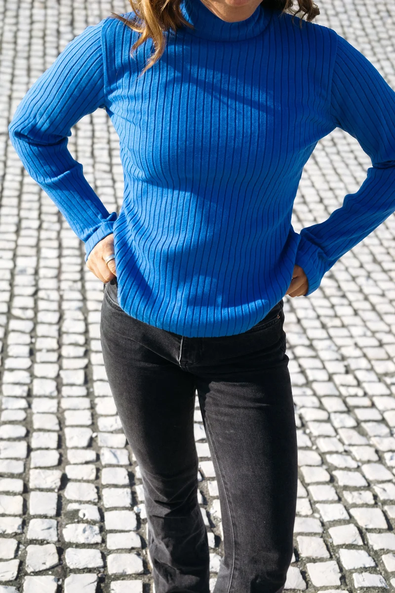 Blaues Strickshirt Sofo aus Rippstrick von Salzwasser