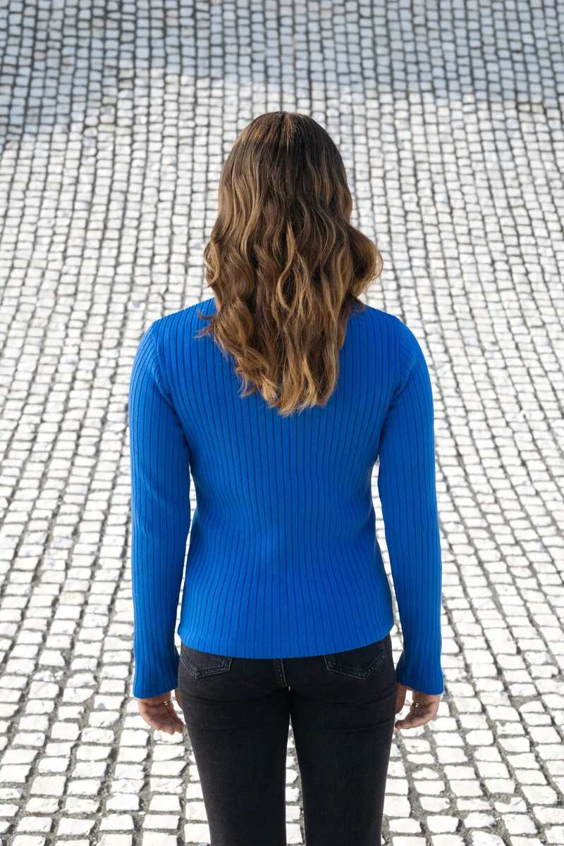 Blaues Strickshirt Sofo aus Rippstrick von Salzwasser