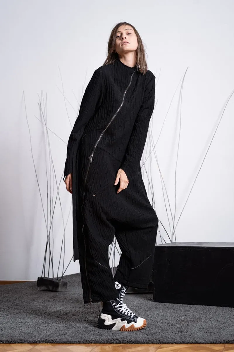 eigensinnig wien | Mallarmé | Schwarzer Jumpsuit mit Haremshose für Damen und Herren