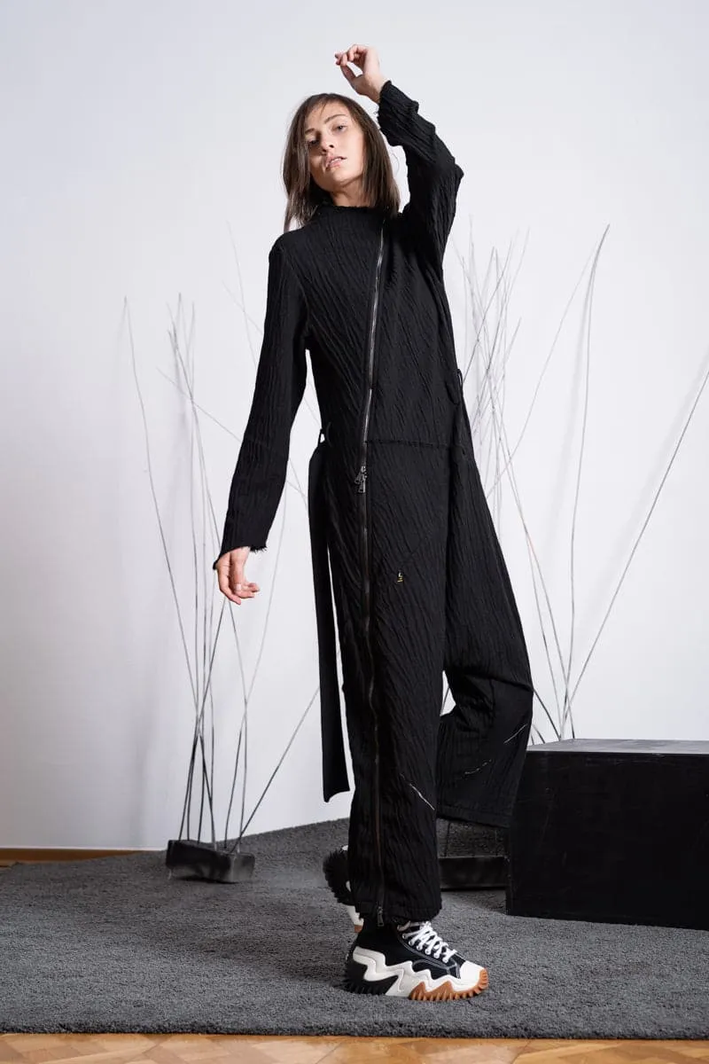 eigensinnig wien | Mallarmé | Schwarzer Jumpsuit mit Haremshose für Damen und Herren
