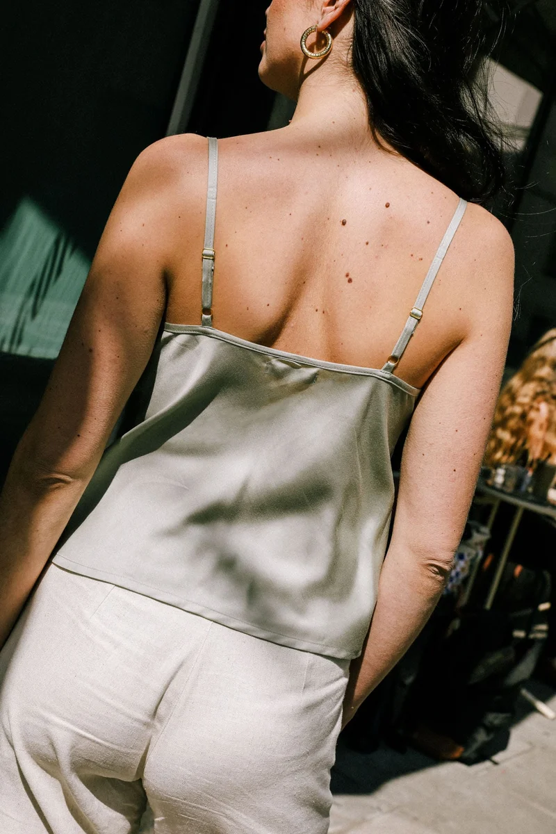 Hellgrünes Top Narcisse aus 100% Tencel von Avani