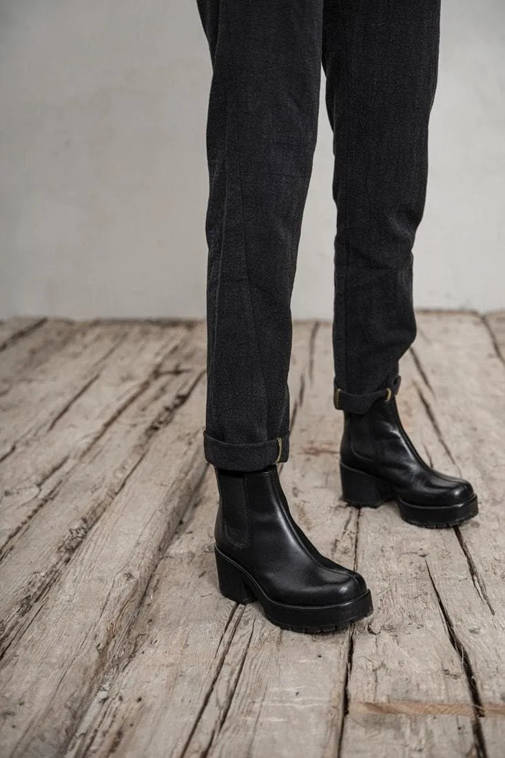 eigensinnig wien | Didion | Slim Fit Damenhose aus Leinen in anthrazit