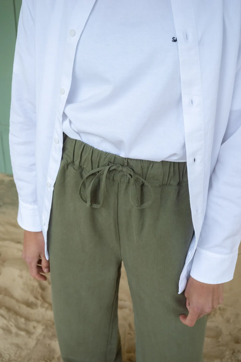 Olivegrüne Hosen Alba aus Leinen-Tencel von Salzwasser