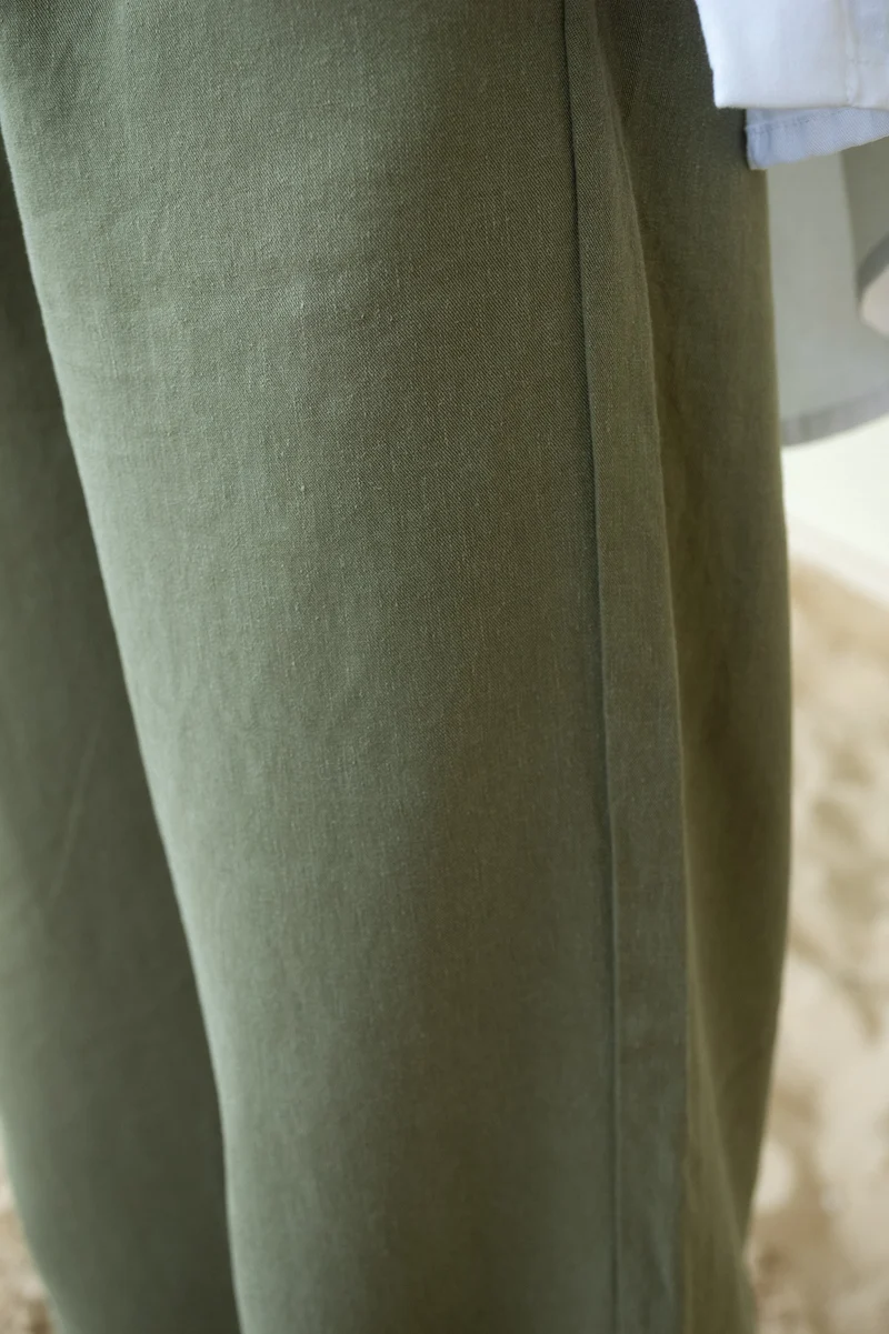 Olivegrüne Hosen Alba aus Leinen-Tencel von Salzwasser